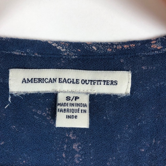 American Eagle 3/4 Sleeve Paisley Style Crop top - Picture 10 of 10